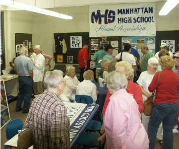 The Classes of 1938 and 1957 mingle during their visit to the Alumni Center.