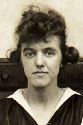 Clementine Paddleford graduated before Blue M yearbooks were established and Sr photos were printed, so this picture, given to MHSAA by the KSU Hale Library archives, is the closest we could find to represent her at that age. It is from Clementine Paddleford's Varsity Wildcat basketball team photo.